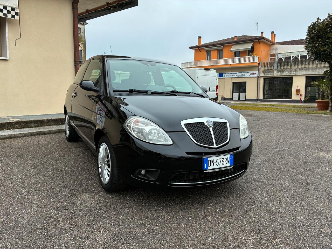 Lancia Ypsilon 1.2 Oro Plus