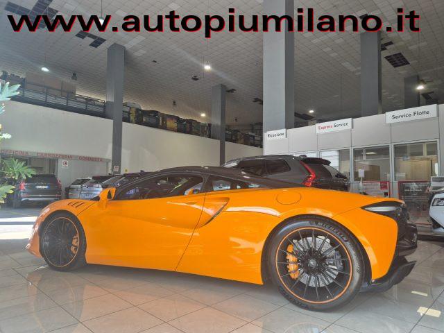 MCLAREN Artura Artura