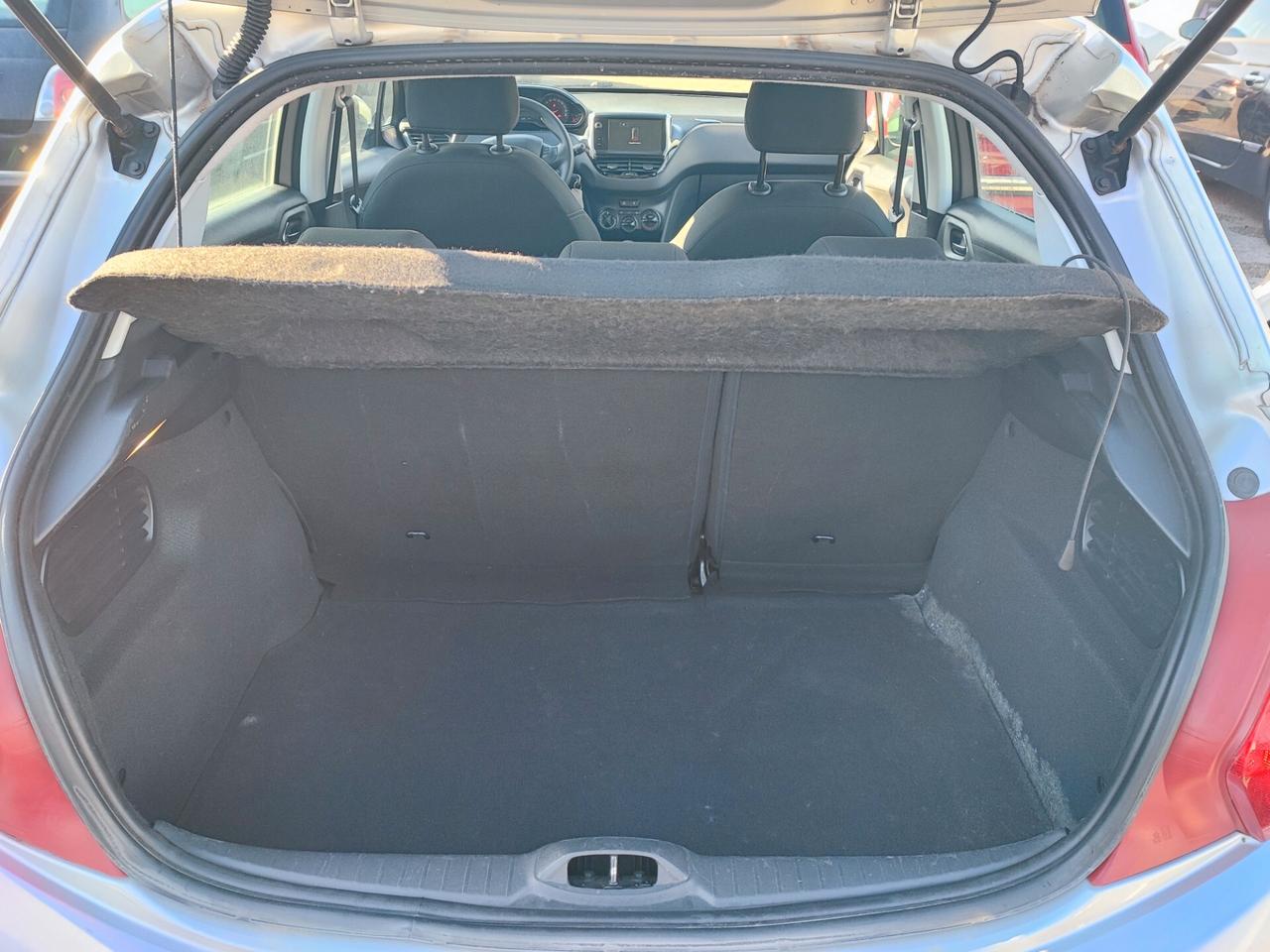 Peugeot 208 1.4 HDi 68 CV 5 porte Allure