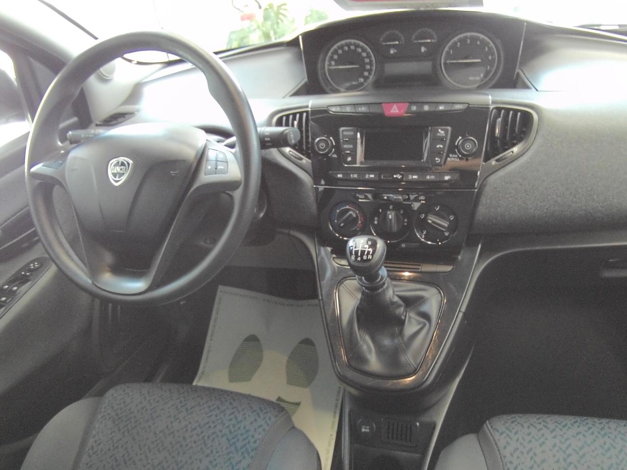 Lancia Ypsilon 1.0 FireFly 5 porte S&S BENZINA 2022 Silver