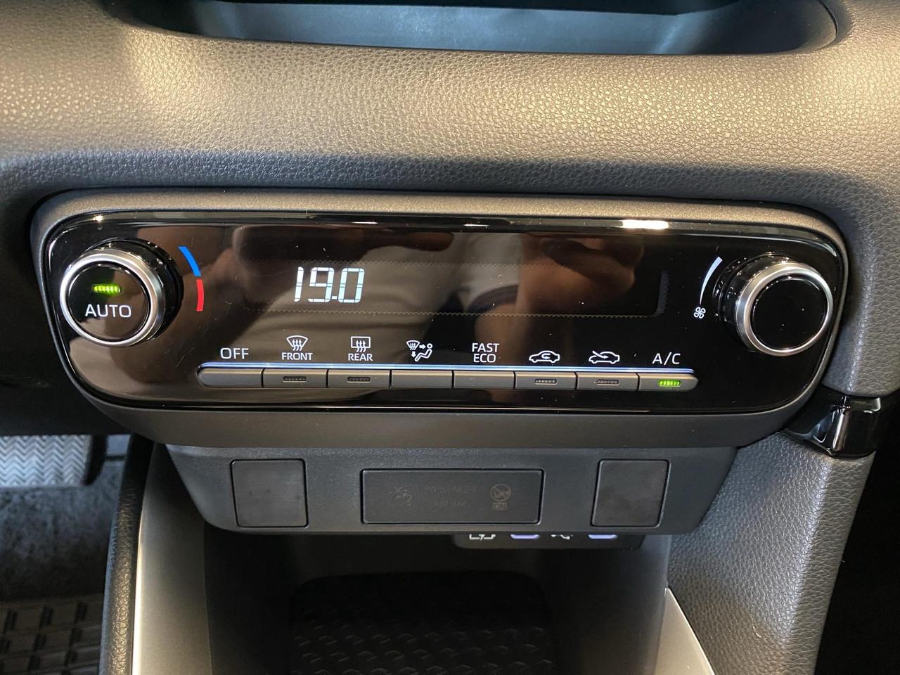 Mazda 2 1.5 vvt full hybrid electric Centre Line