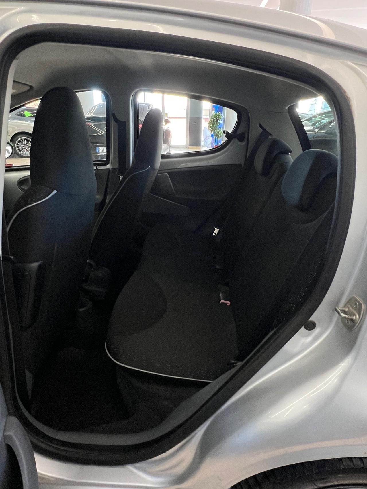 Peugeot 107 1.0 68CV 5p. Sweet Years 2Tronic