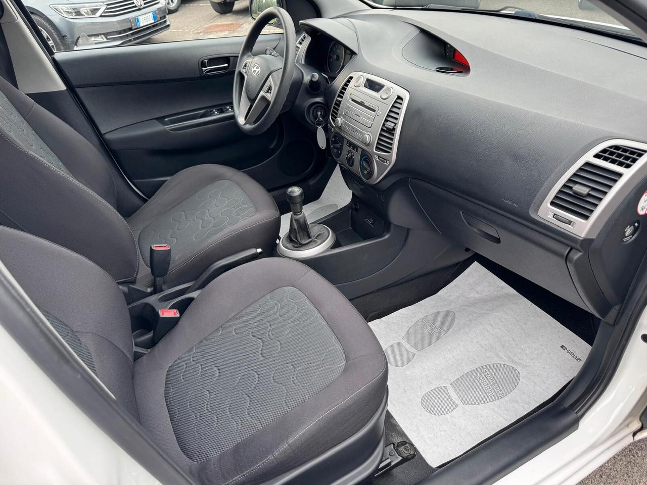 Hyundai i20 1.2 BENZ 5P KM 81000 2010