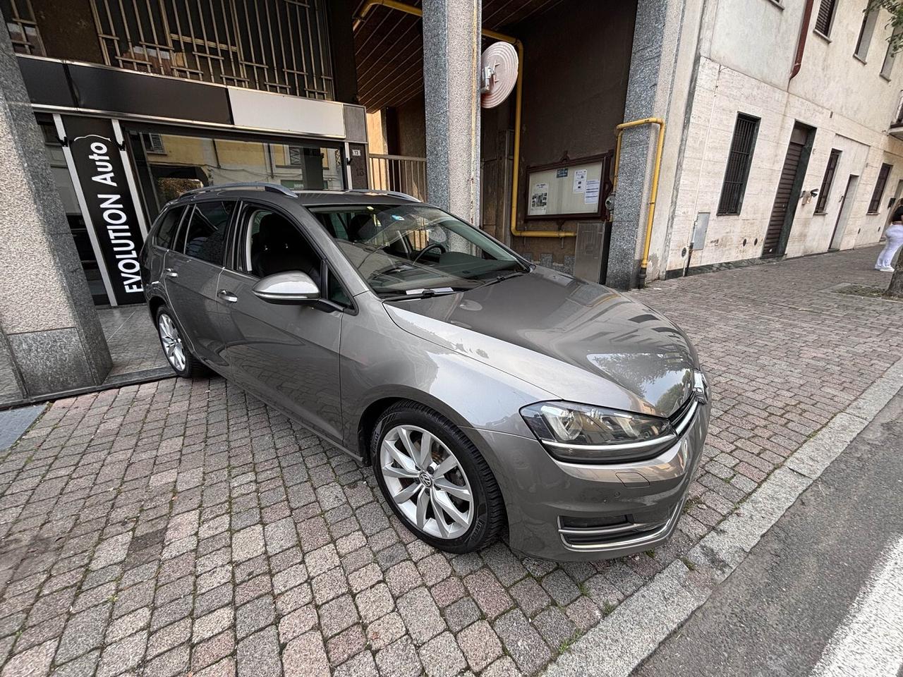VW GOLF VARIANT 1.6 TD DSG HIGHLINE