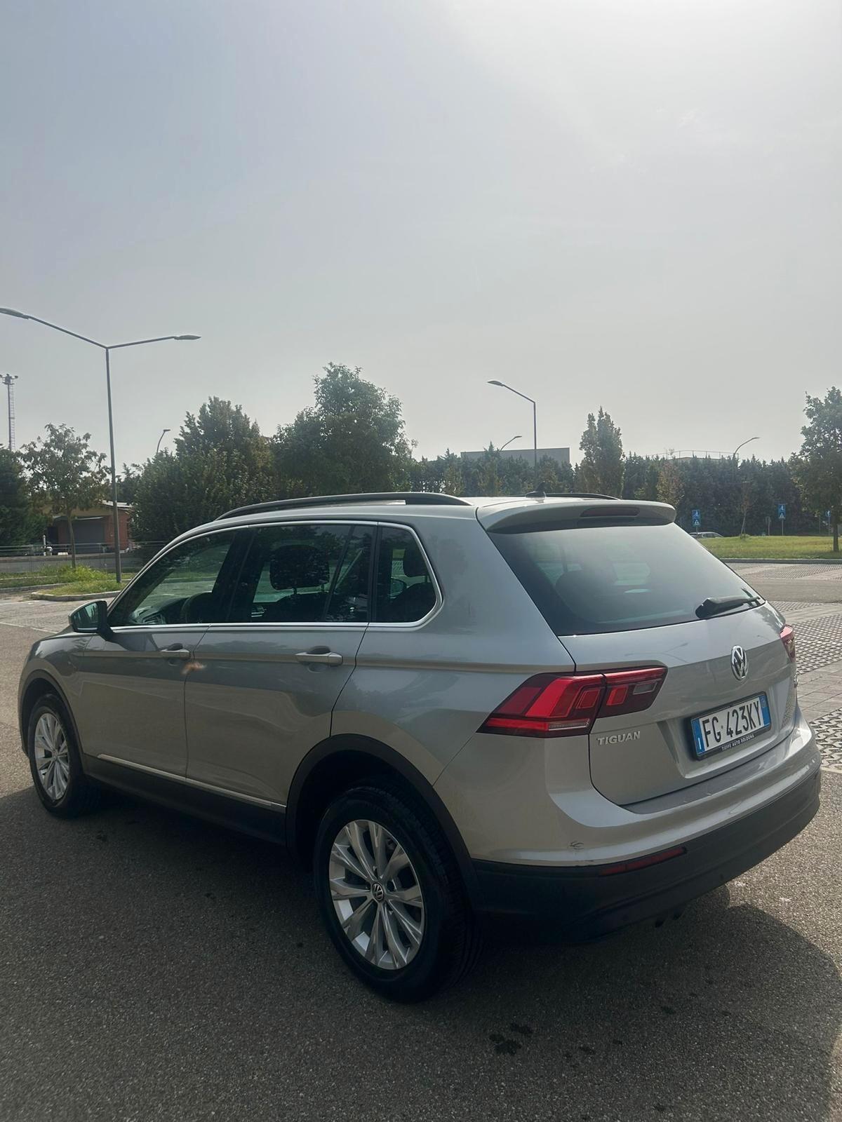 Volkswagen Tiguan 2.0 TDI SCR DSG 4MOTION Business BMT