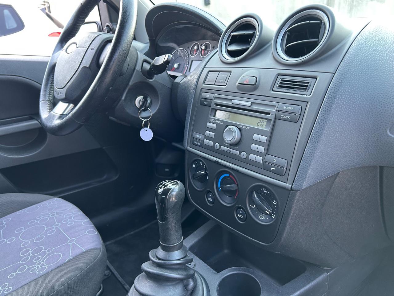 Ford Fiesta 1.2 16V 5p. Ghia