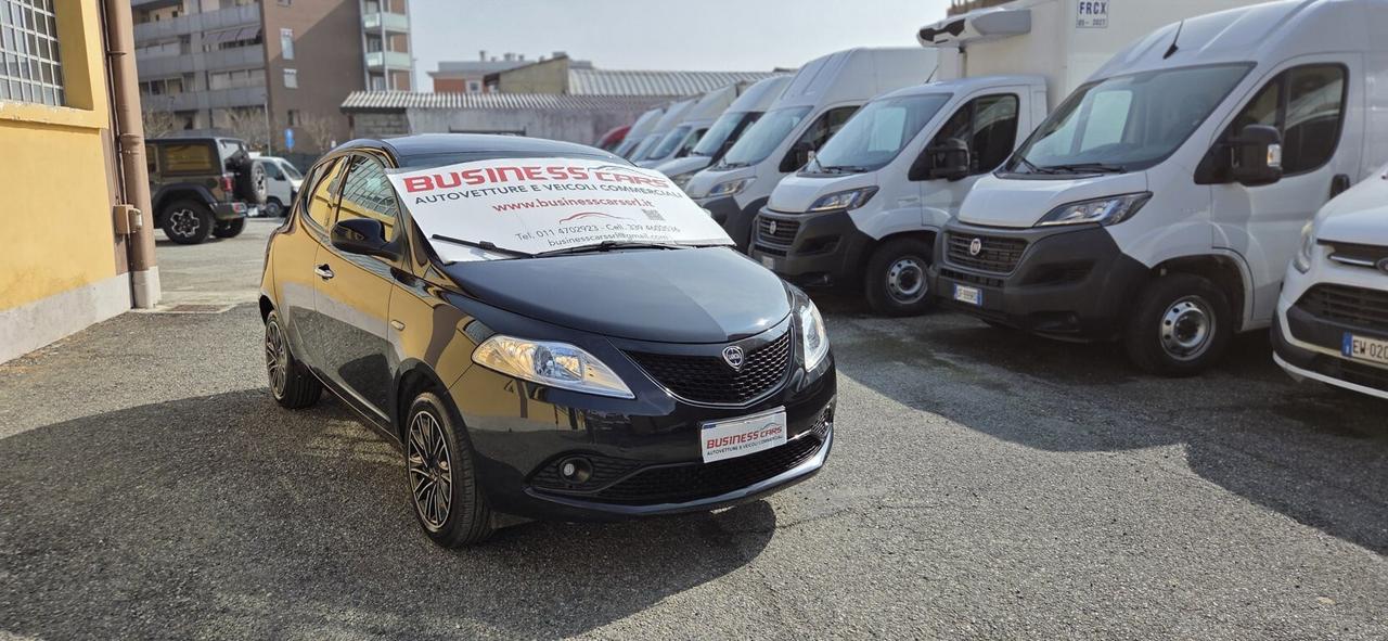 Lancia Ypsilon 1.0 FireFly 5 porte S&S Hybrid Ecochic GOLD KM. 22.000 AUTO PER NEOPATENTATI