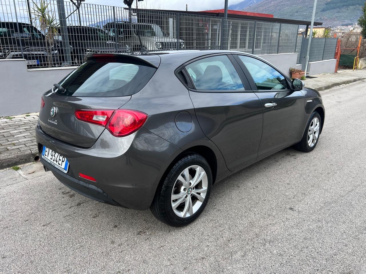 Alfa Romeo Giulietta 1.6 JTDm-2 105 CV Distinctive