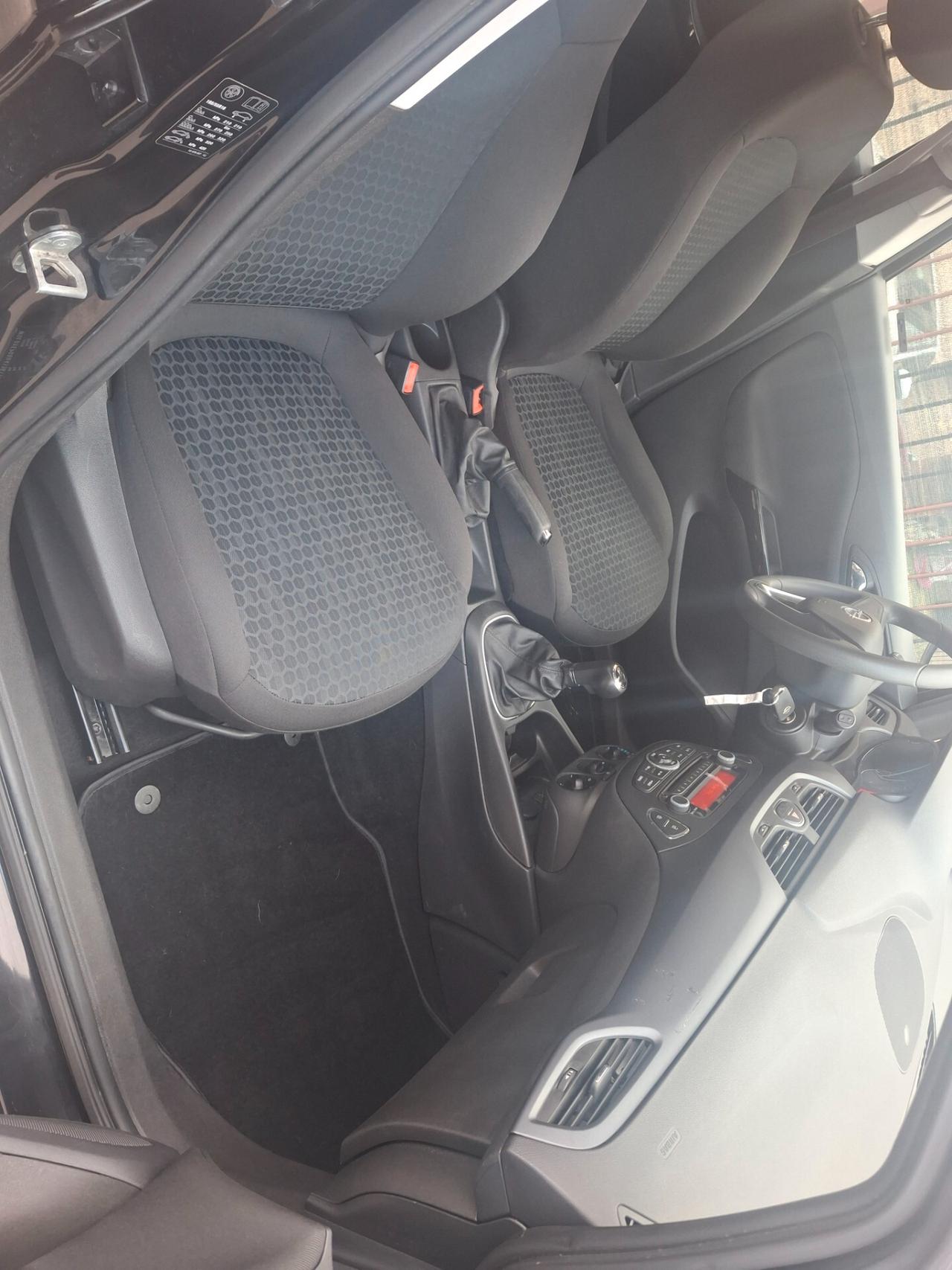 Opel Corsa 1.2 5 porte neopatentati