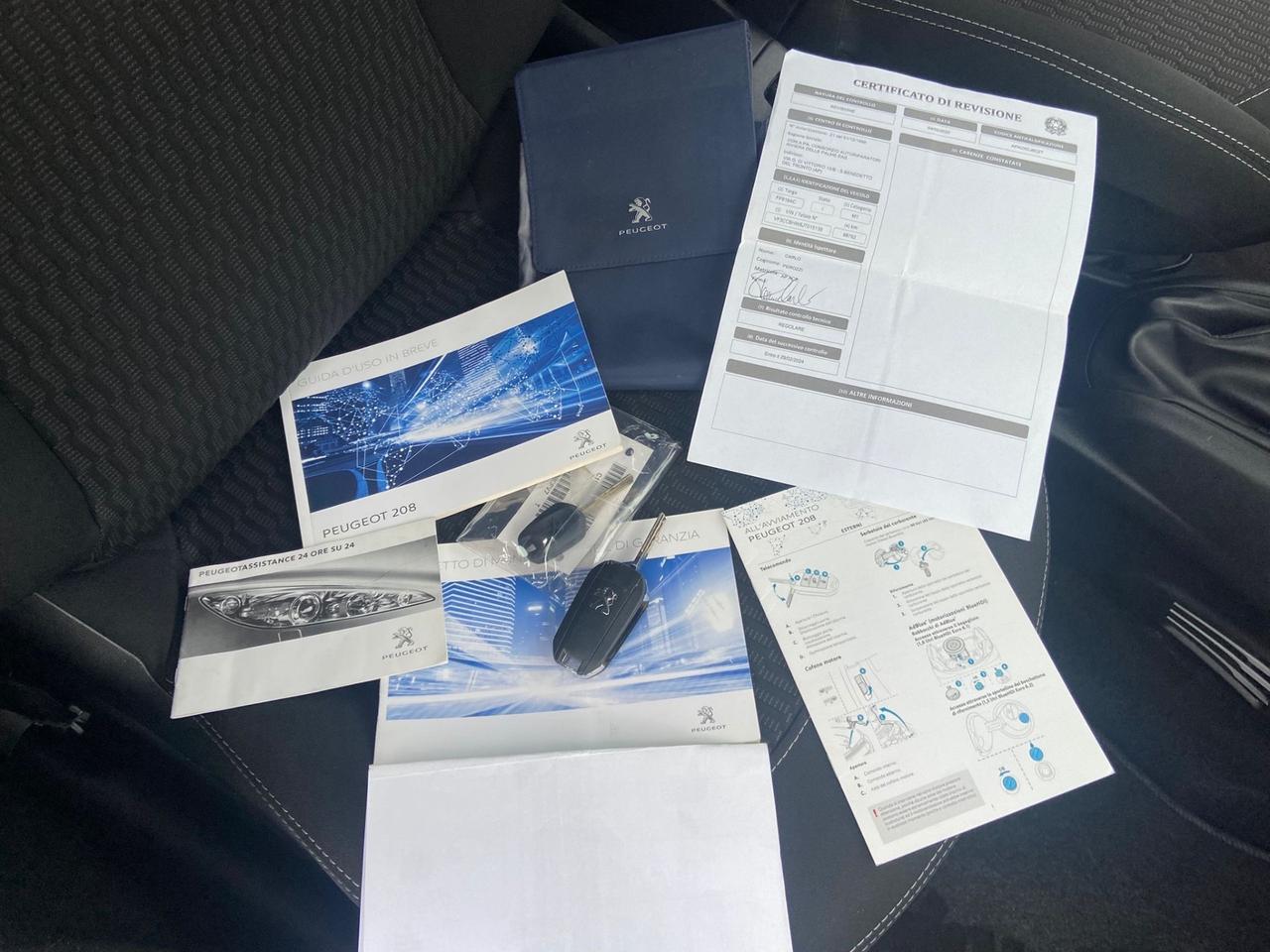 Peugeot 208 BlueHDi 75 5 porte Black Line