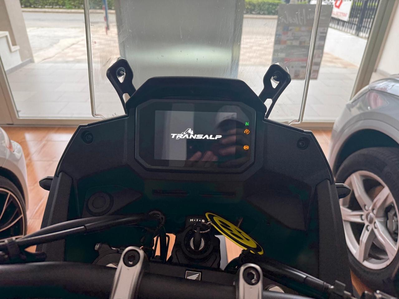 Honda Transalp 750 DEPO A LIBRETTO A2 GARANZIA UFFICIALE HONDA