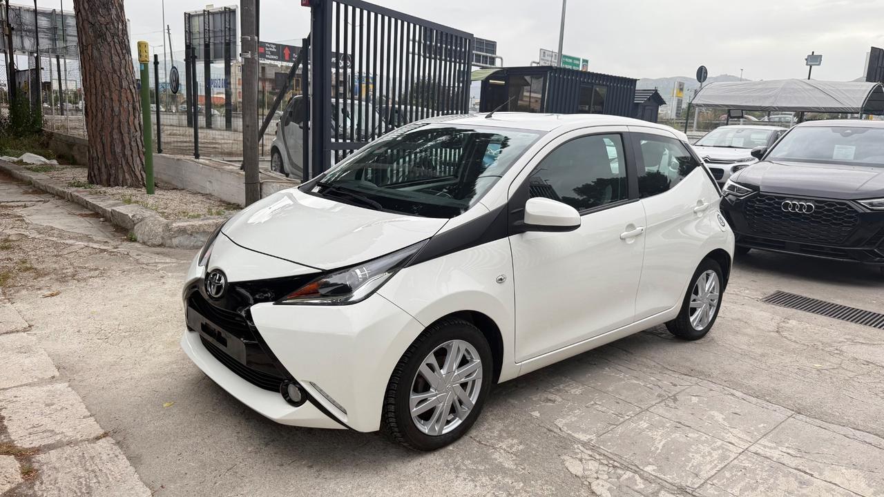 Toyota Aygo 1.0 VVT-i 69 CV 5 porte x-play