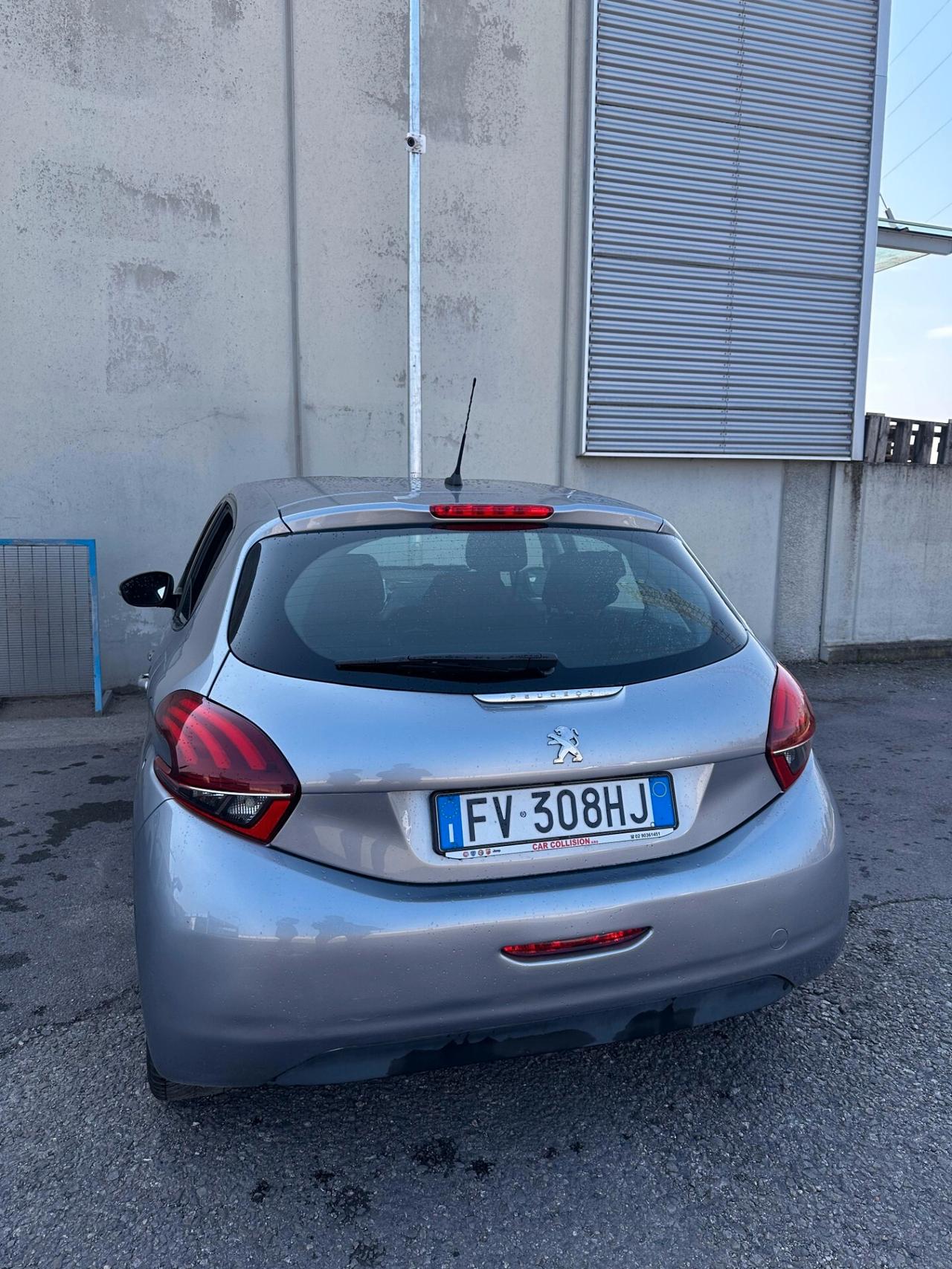 Peugeot 208 PureTech 82 5 porte Allure