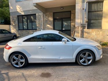 Audi TT Coupé 2.0 TDI quattro Advanced 170 cv bianca