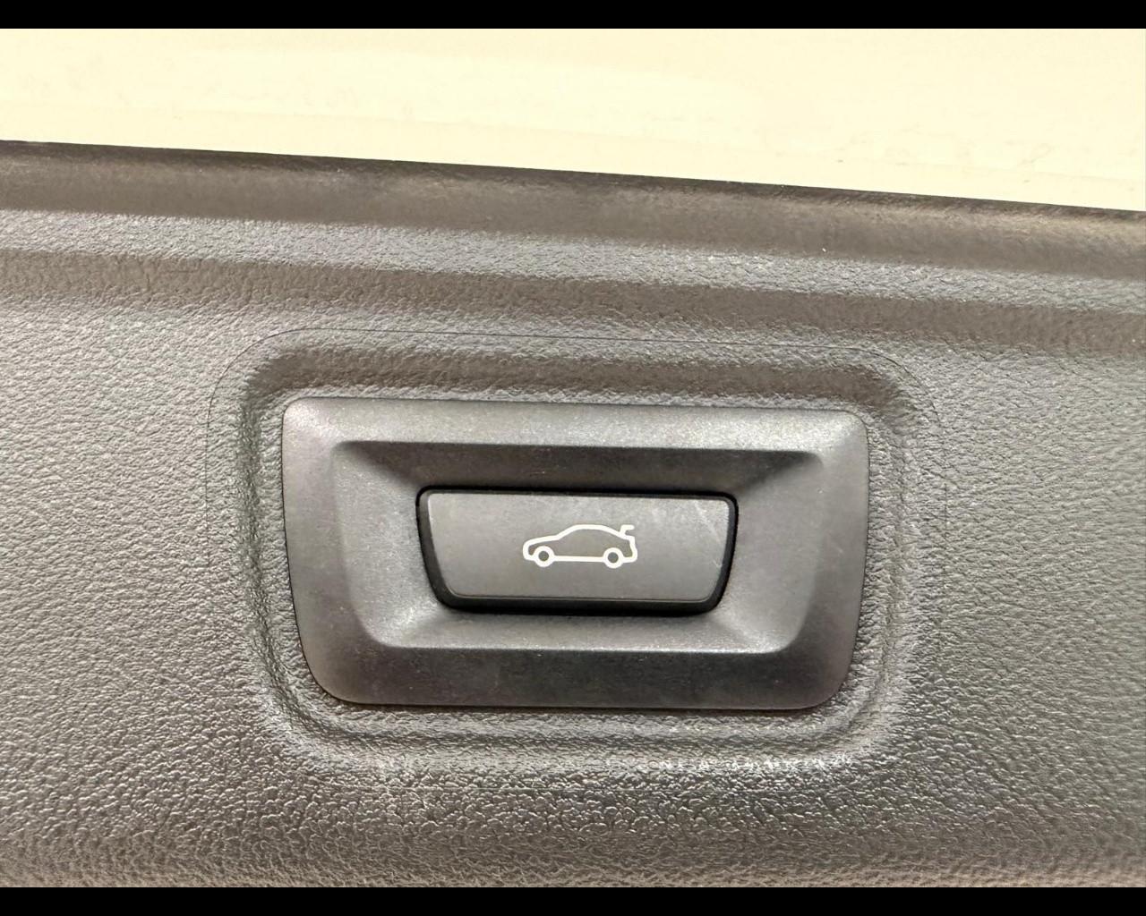 BMW Serie3(G20/21/80/81 - 320d 48V xDrive Touring Msport Pro