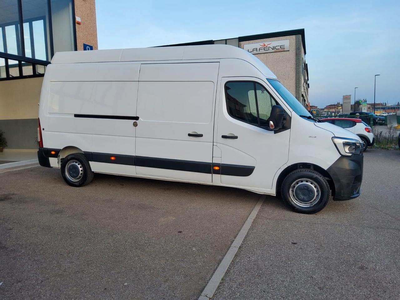 Renault Master T35 2.3 dCi 135