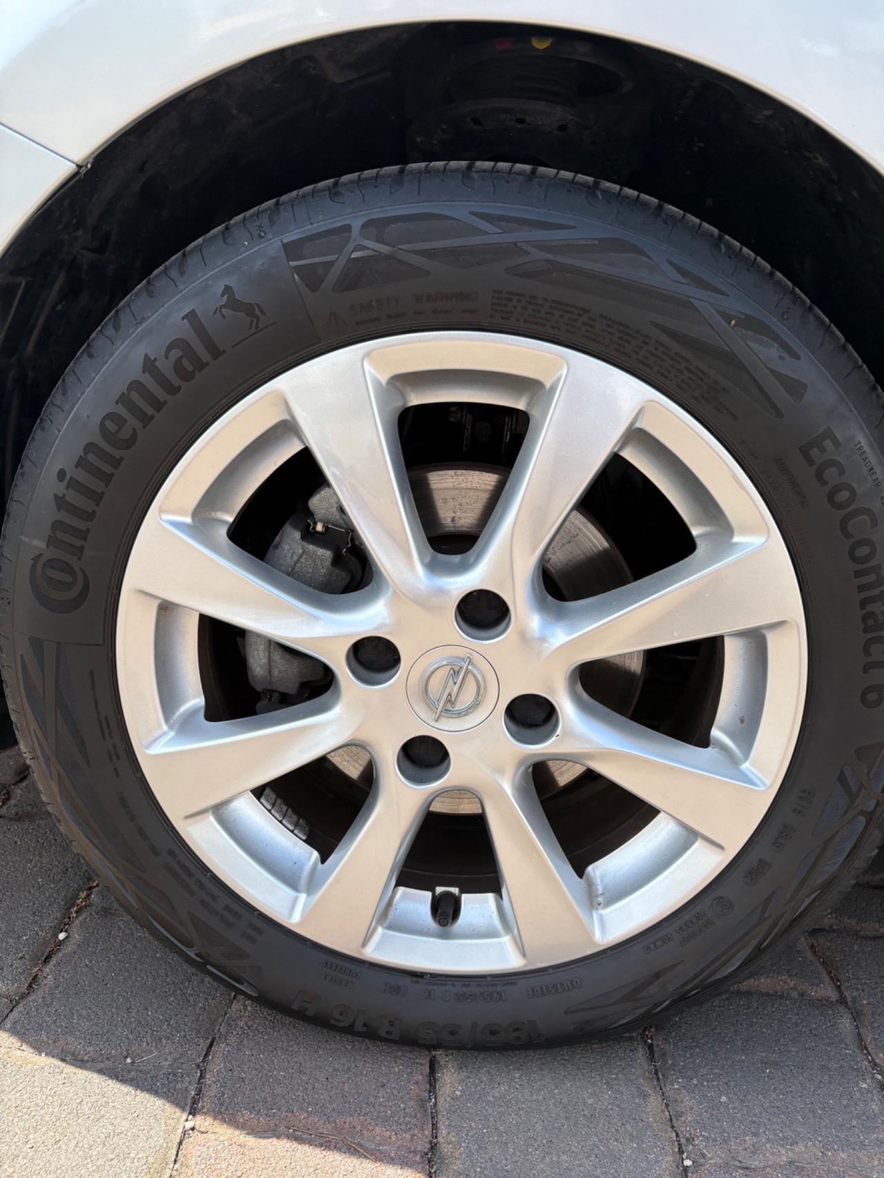 Opel Corsa 1.2 Blitz Edition NEOPATENTATI !