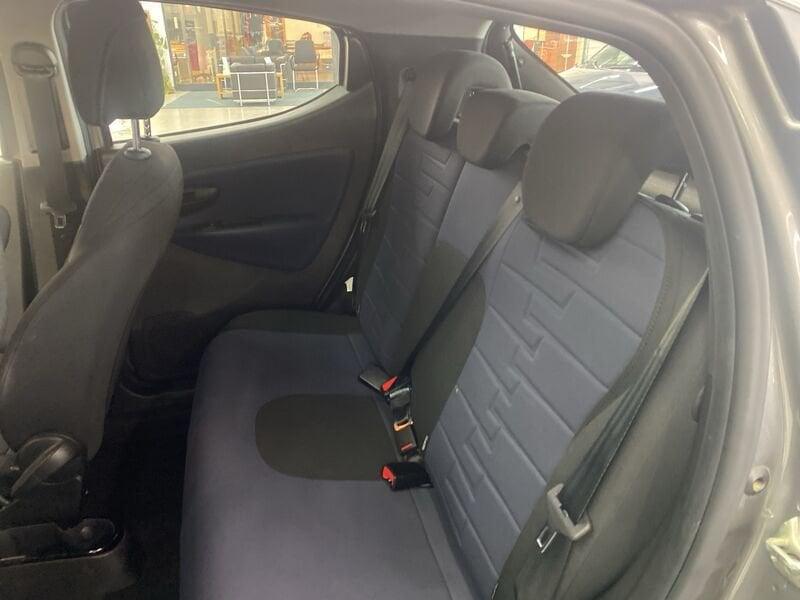 Lancia Ypsilon New 5 porte My24 1.0 Firefly 70 CvStart&Stop Hybrid Oro