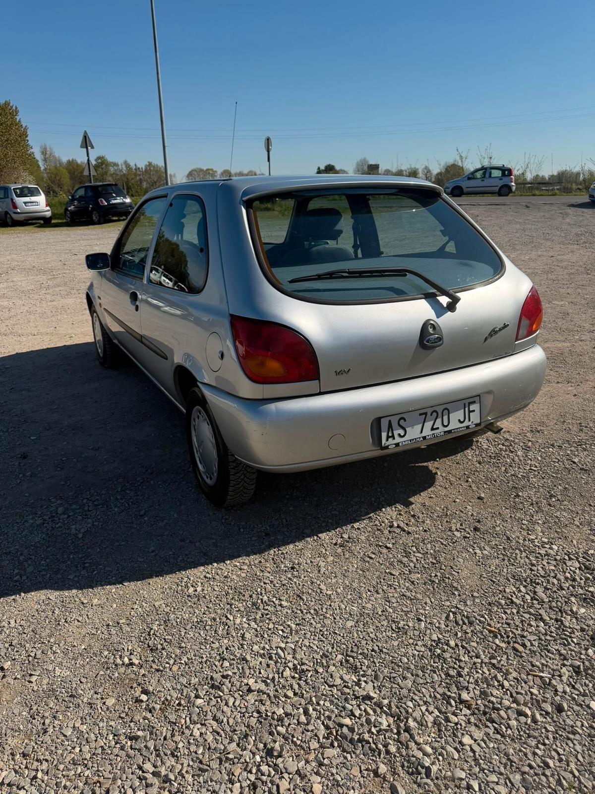 Ford Fiesta 1.2i 16V cat 3 porte Techno