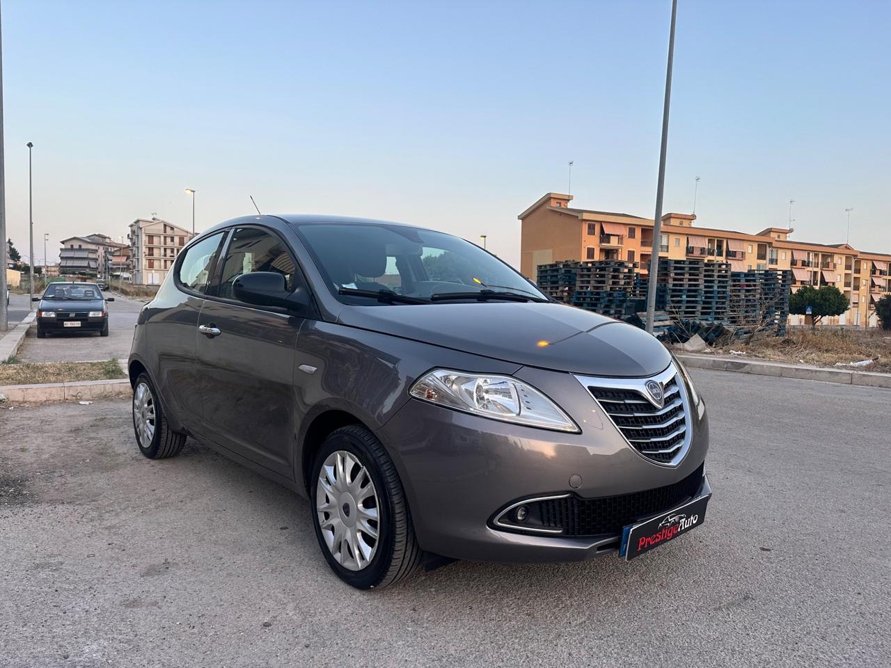 Lancia Ypsilon 1.2 69 CV 5 porte Gold