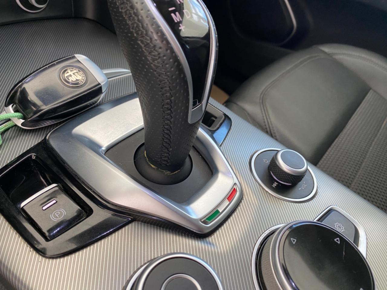 Alfa Romeo Stelvio 2.2TurboD Q4 SPRINT R20/BLACK2021