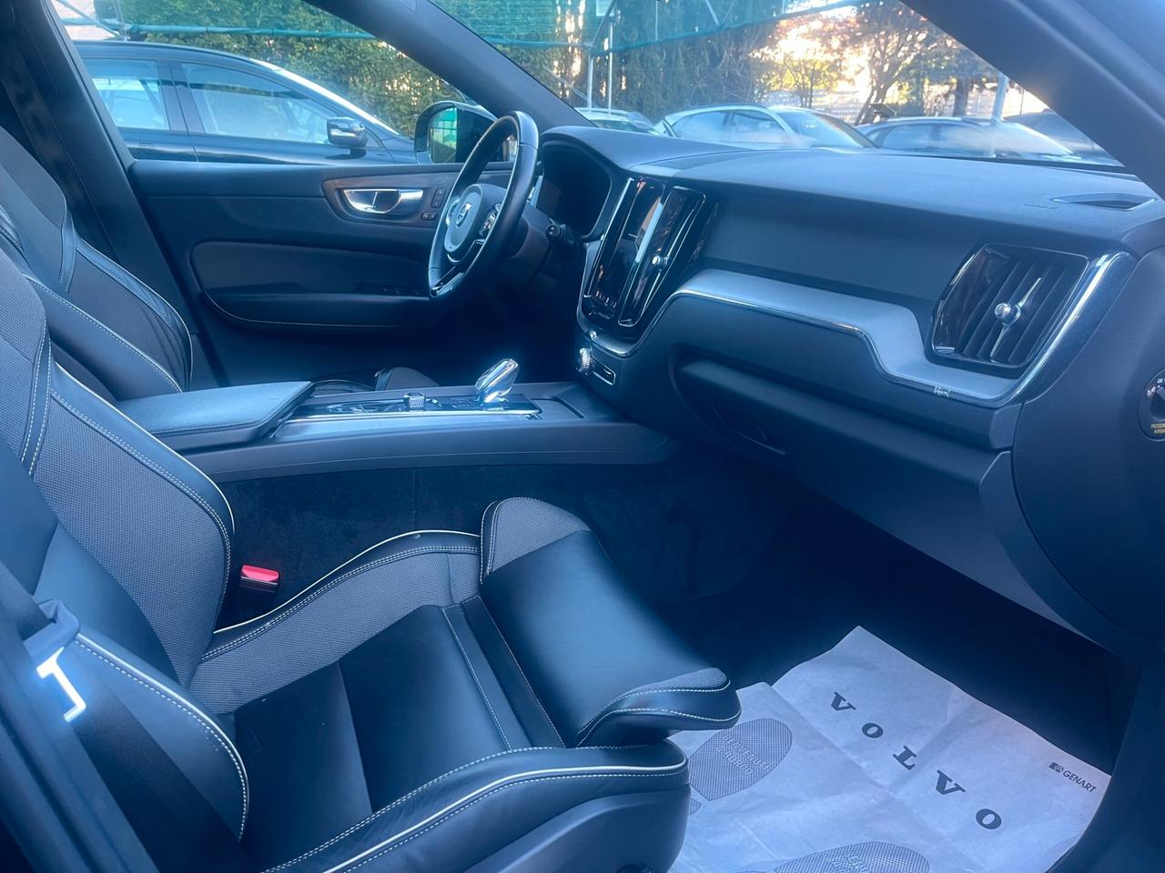 Volvo XC60 B4 automatico Plus Dark N1