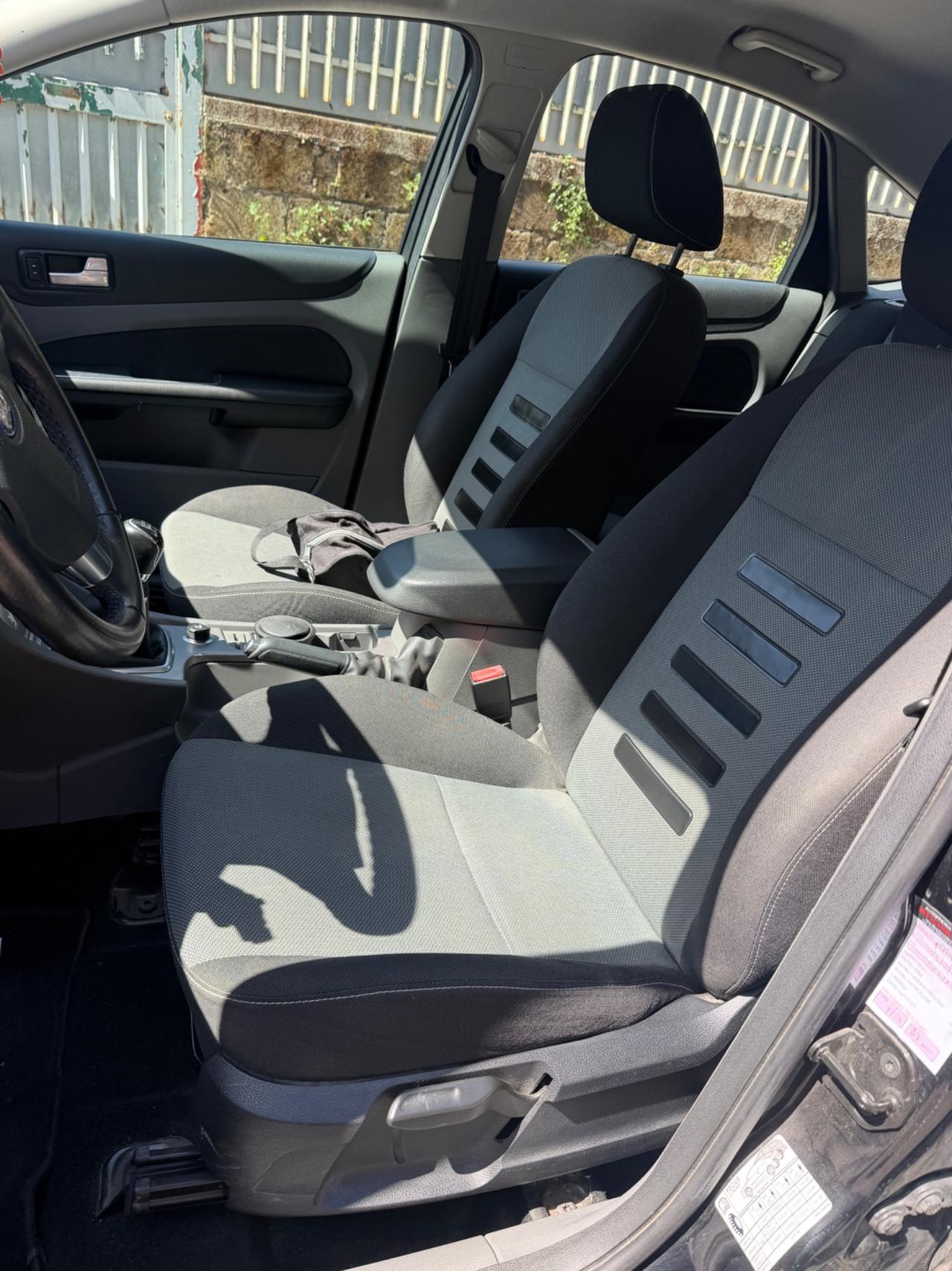 Ford Focus 1.6 TDCi (110CV) 5p. Tit. DPF