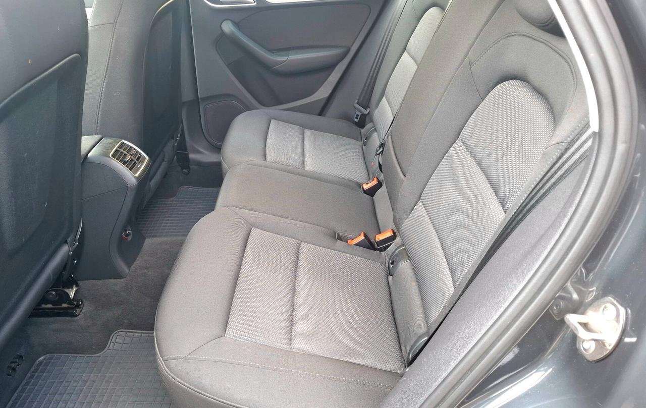 Audi Q3 2.0 TDI 120 CV Business