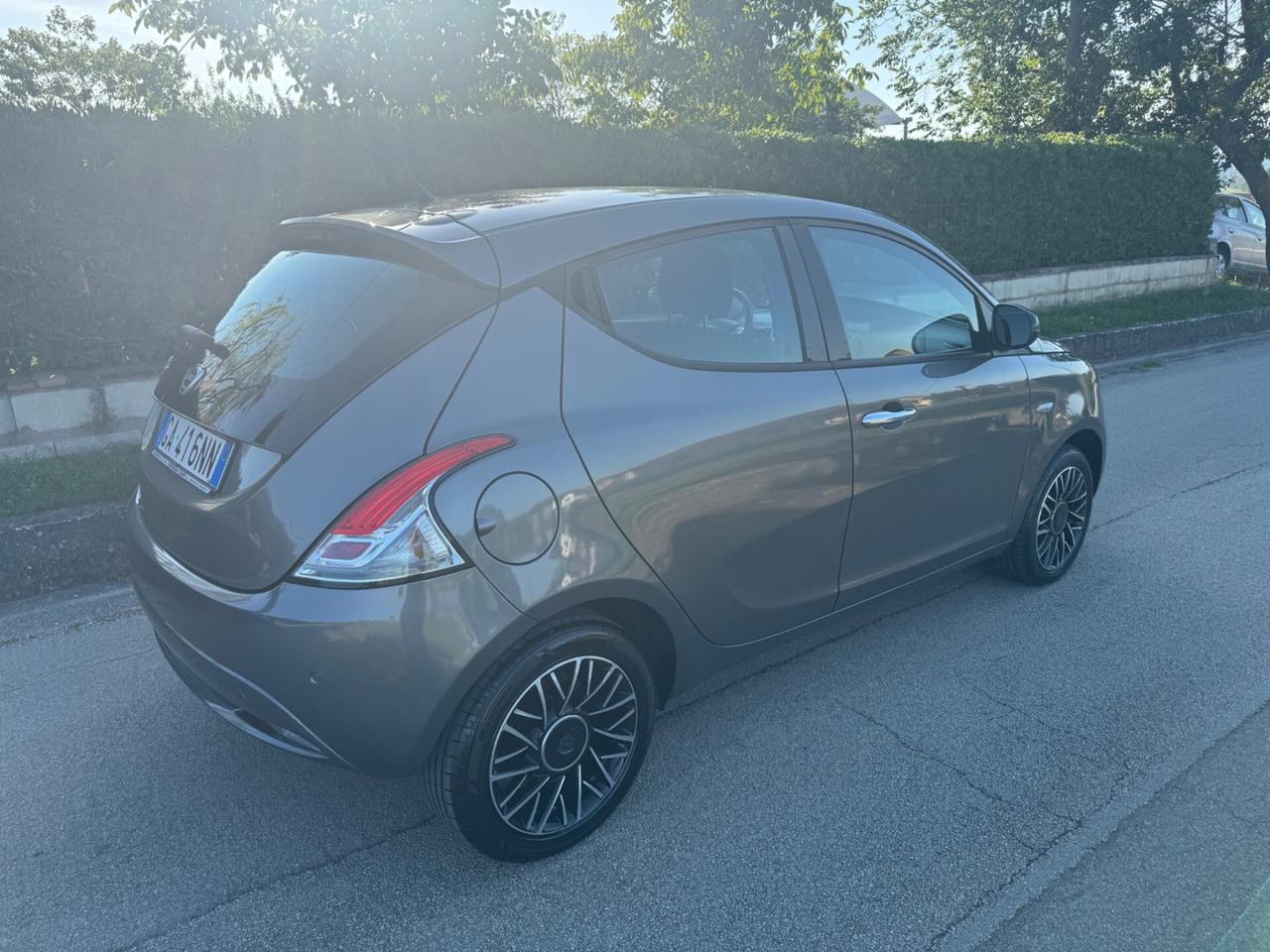 Lancia Ypsilon 1.2 69 CV 5 porte S&S Gold