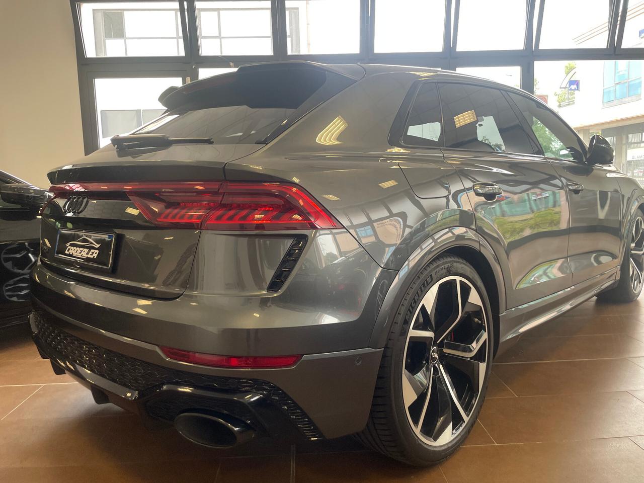 Audi Q8 RS TFSI V8 quattro tiptronic