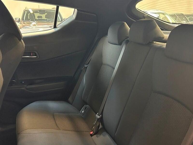 Toyota C-HR 1.8 Hybrid E-CVT Business