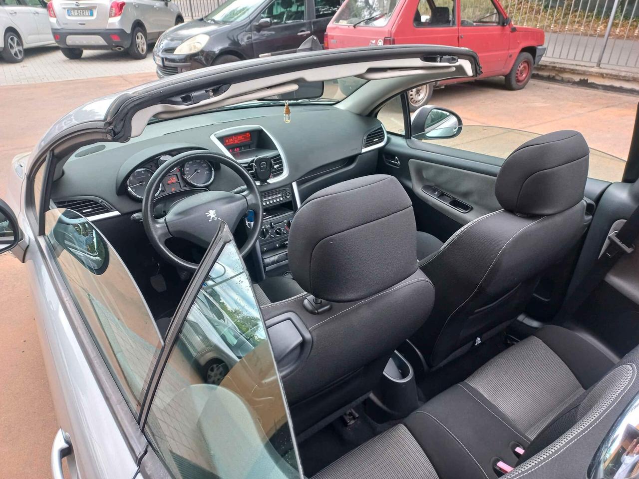 Peugeot 207 1.6 120CV CC Féline