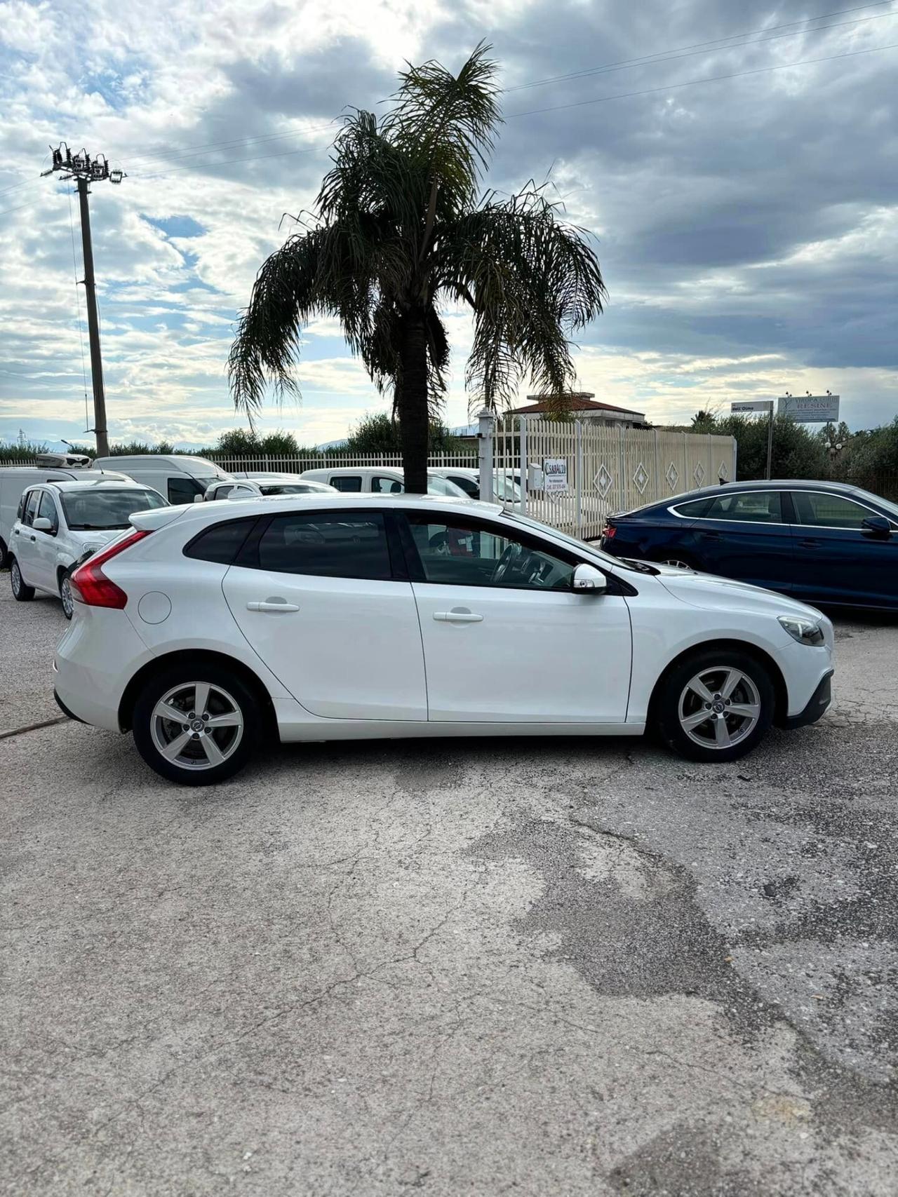 Volvo V40 D2 Business