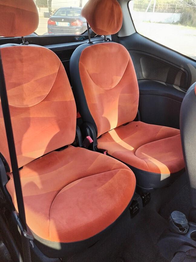 Citroen C2 1.1 Elegance 103000KM ANNO 2004 MANUTENZIONI FATTE