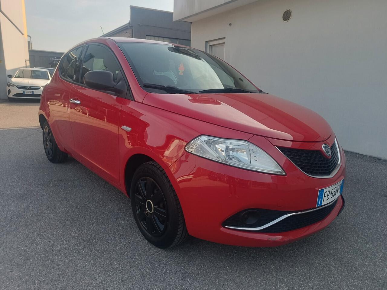 Lancia Ypsilon 1.2 gpl