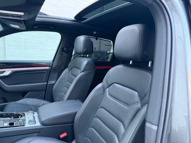 VOLKSWAGEN Touareg 3.0 V6 TDI 286 CV SCR R line tetto panoramico