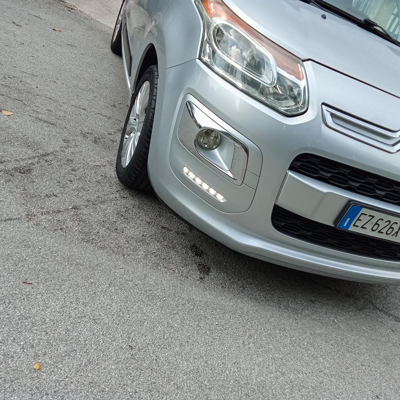 Citroen C3 Picasso 100 Exclusive E6 016
