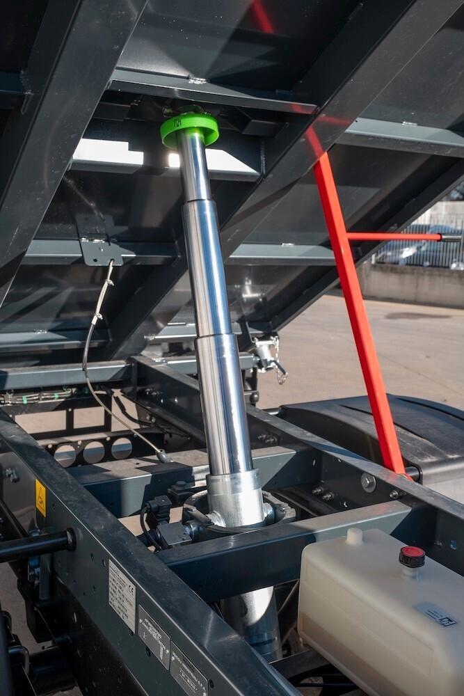 ISUZU M21 TT passo E A/C – Rib. 3 Lati TITAN