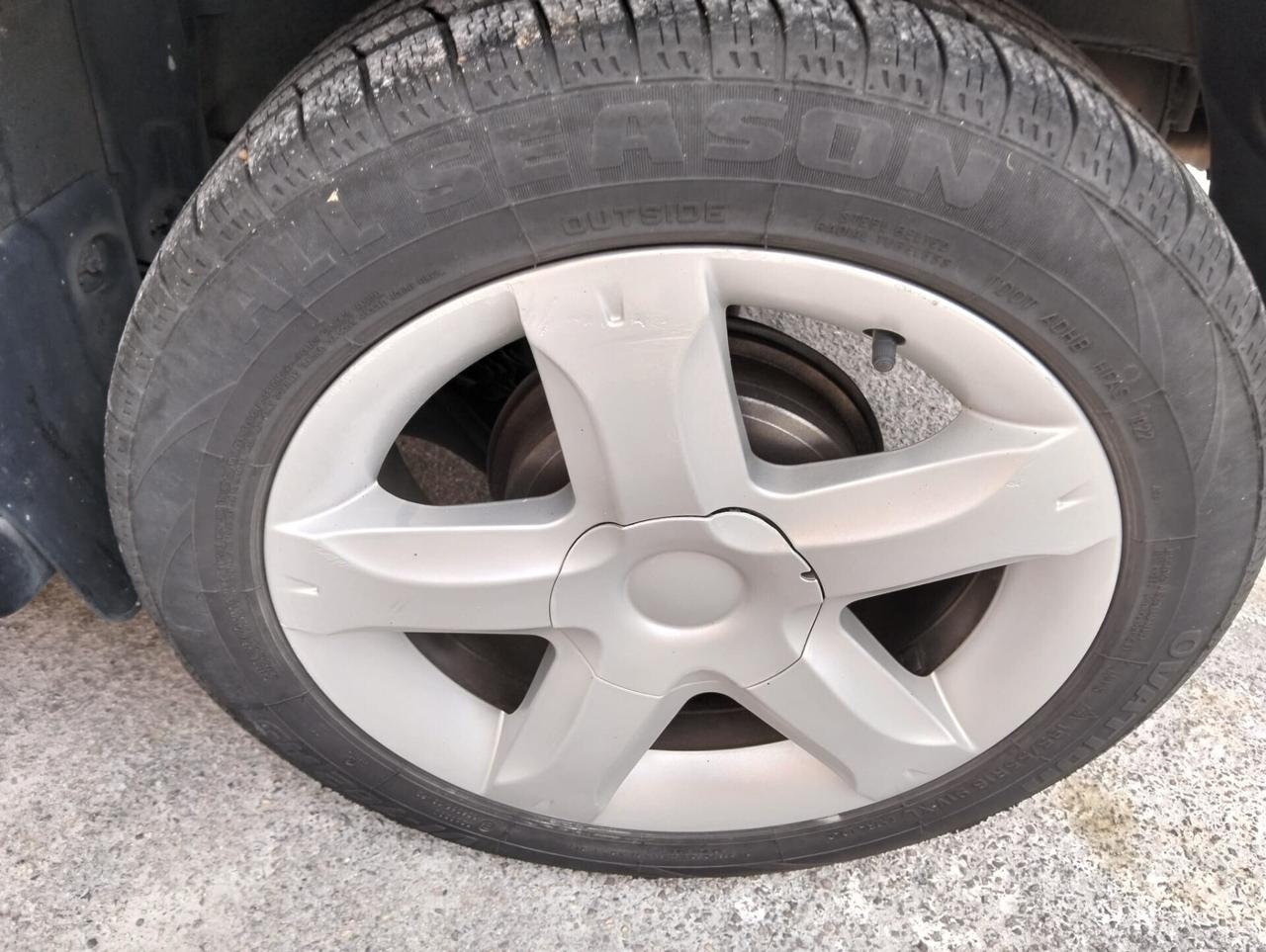 Dacia Sandero Stepway 1.6 8V GPL 85CV 2012