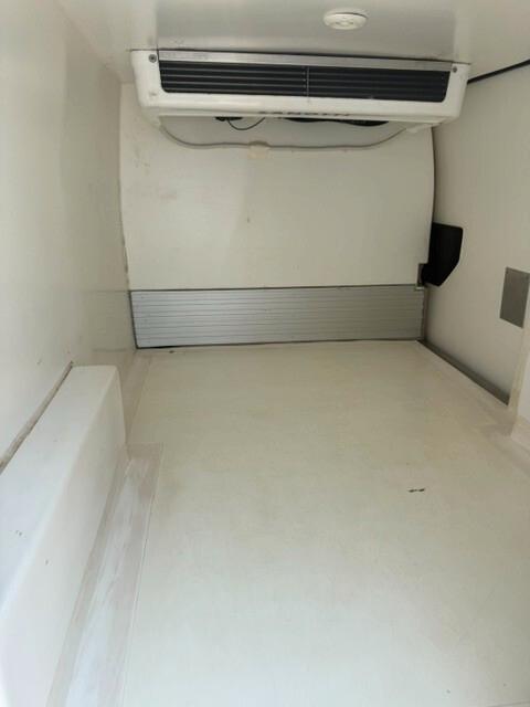 Autocarro Opel Vivaro ISOTERMICCO