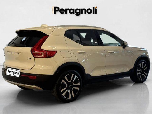 VOLVO XC40 D4 AWD MOMENTUM AUTOMATICA