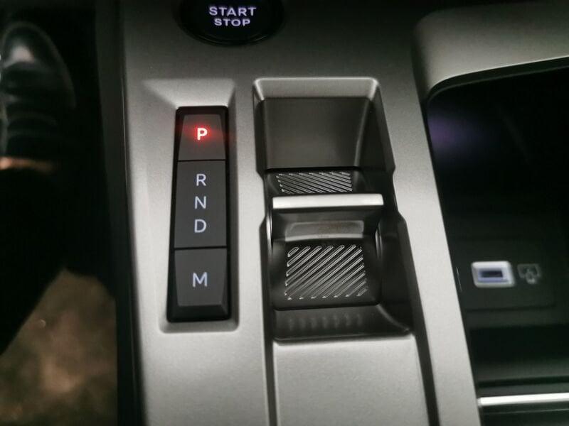 Peugeot 408 GT Exclusive Hybrid 145 e-DSC6