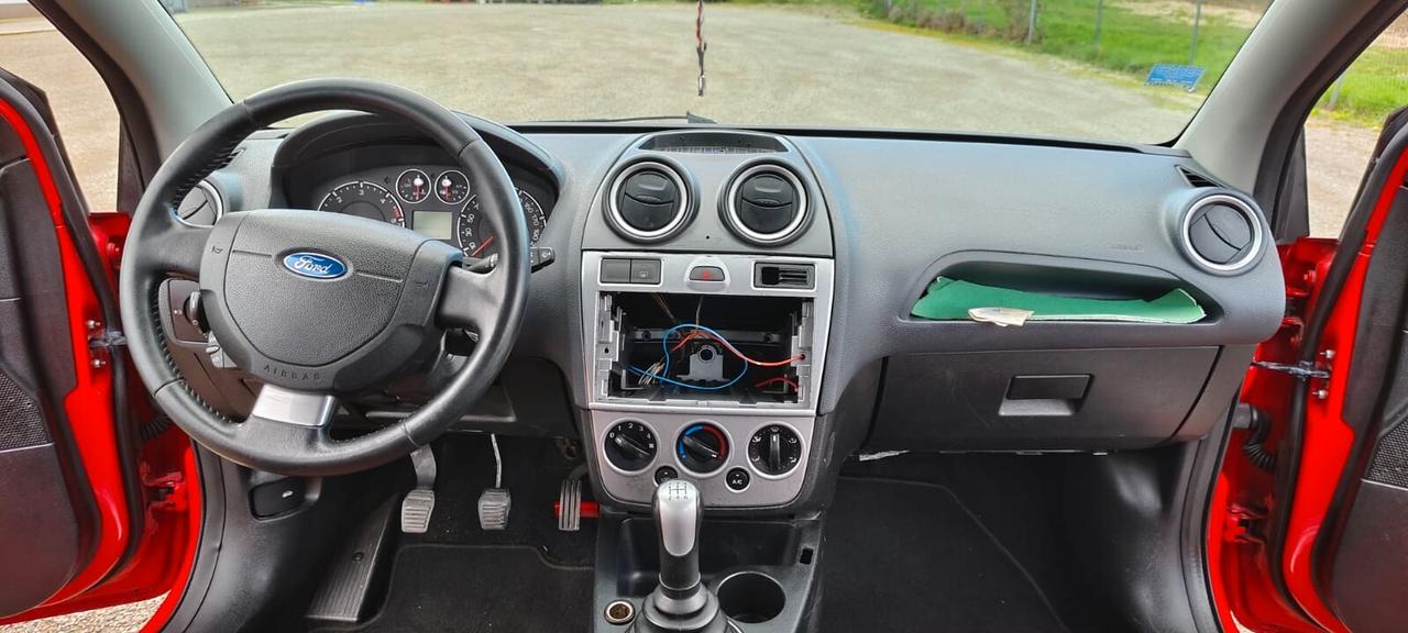 Ford Fiesta 1.4 TDCi 5p. Ghia
