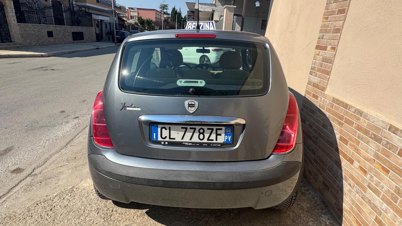 Lancia Ypsilon 1.2 Argento 145.000 km