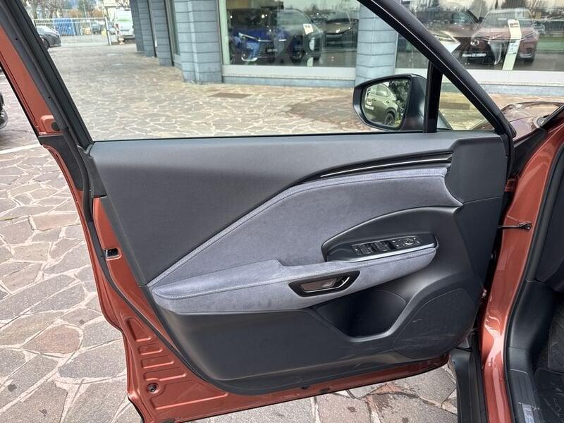 Lexus LBX LBX Hybrid 4WD Cool