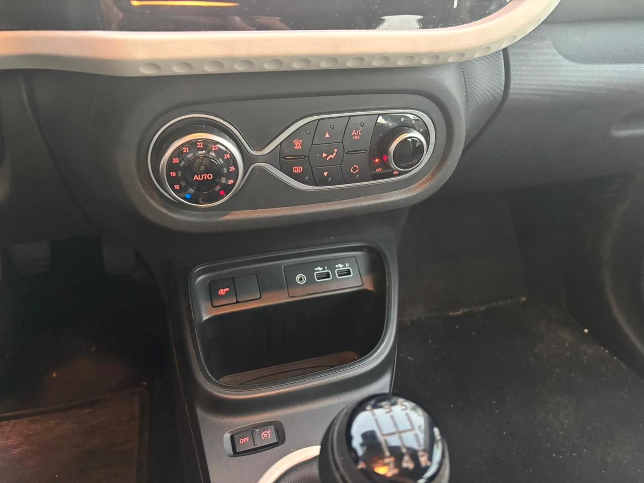 Renault Twingo SCe 65 CV Urban Night