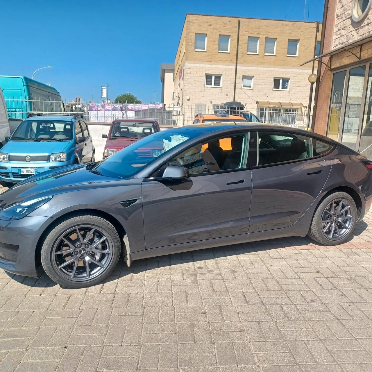 58078KM TESLA GANCIO DI TRAINO AUTONOMIA 408KM