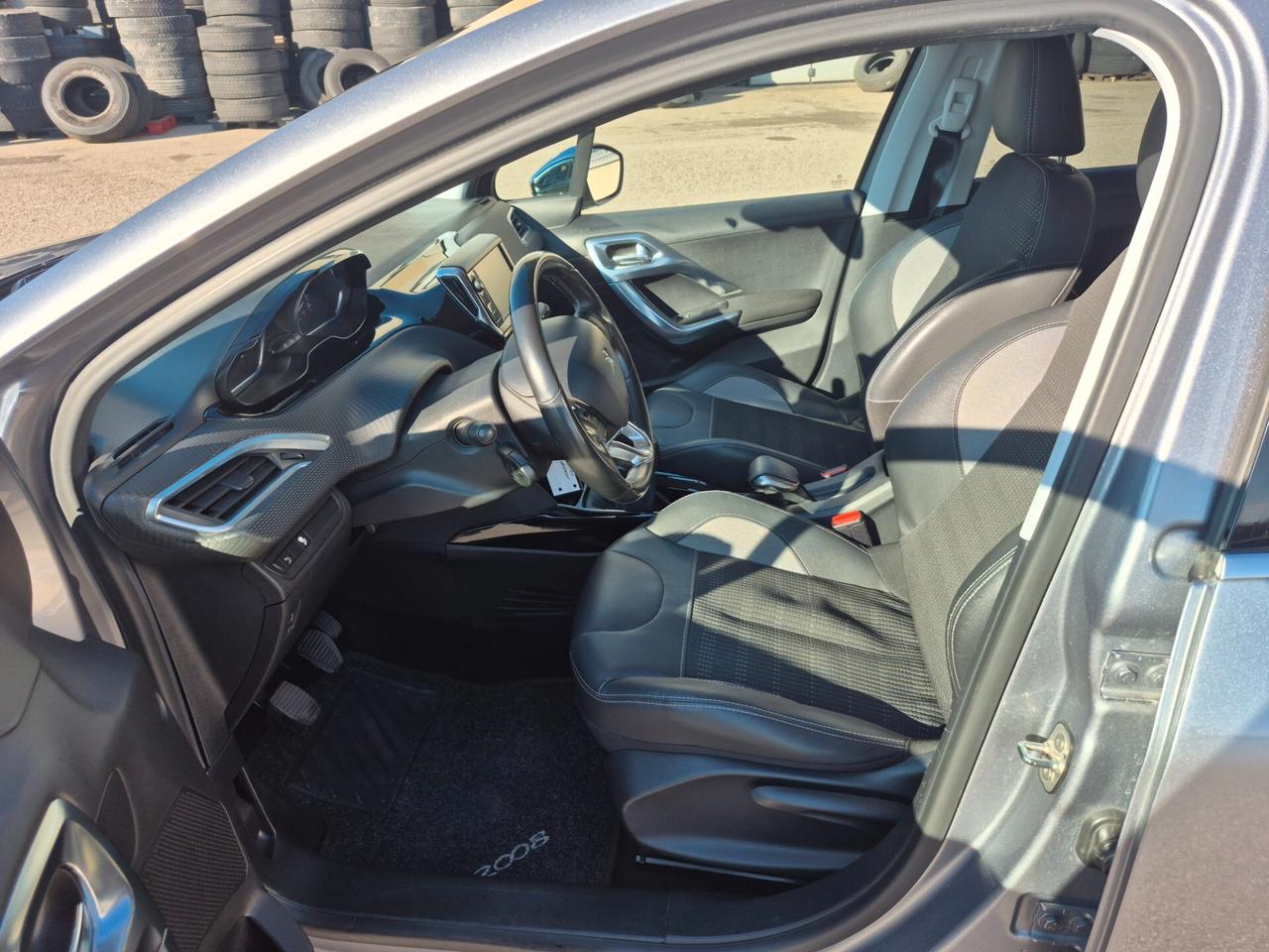 Peugeot 2008 BlueHDi 100 S&S Allure