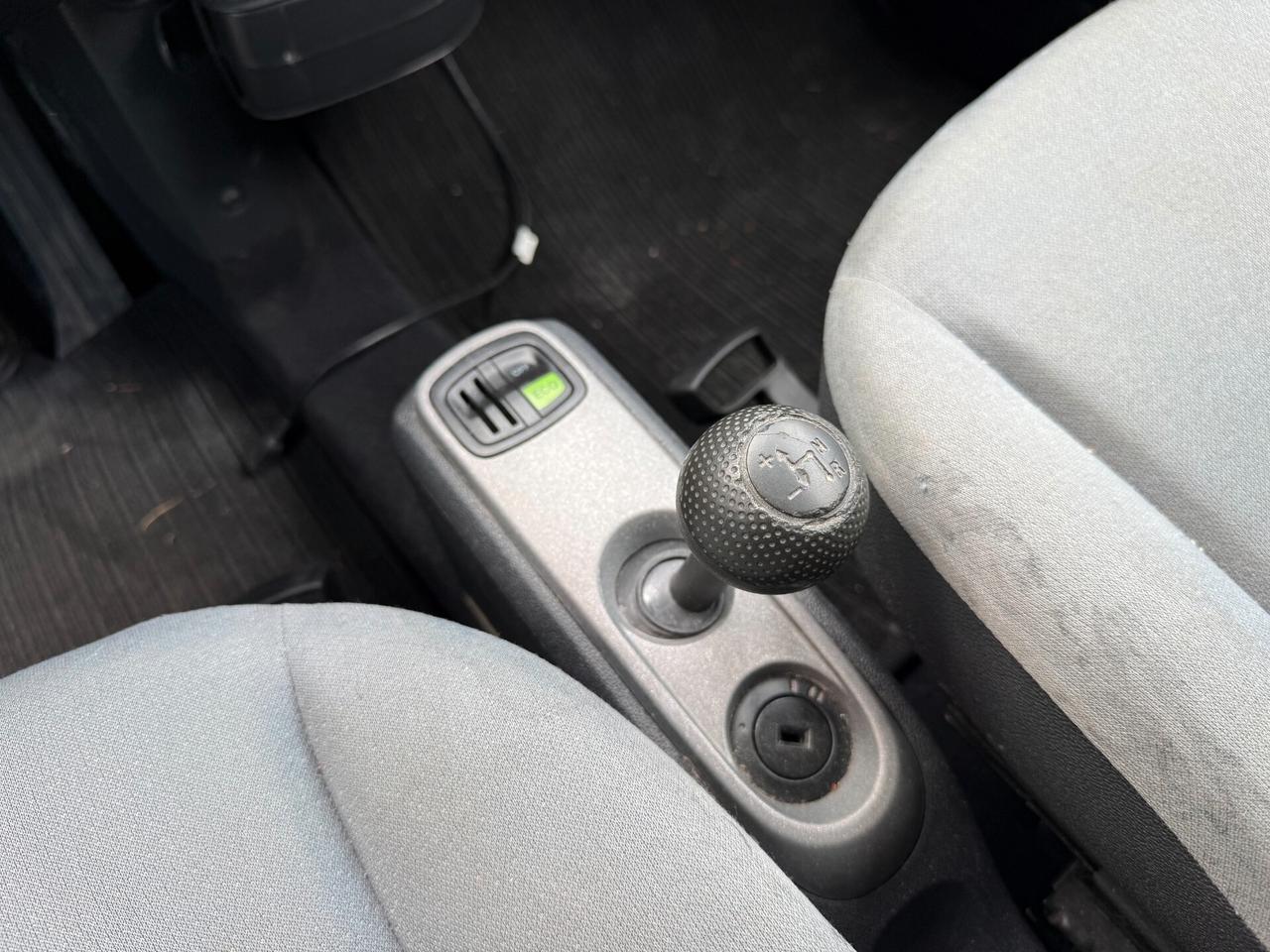 smart forTwo 1.0 mhd Pure 71cv ADATTA ANCHE A NEO PATENTATI