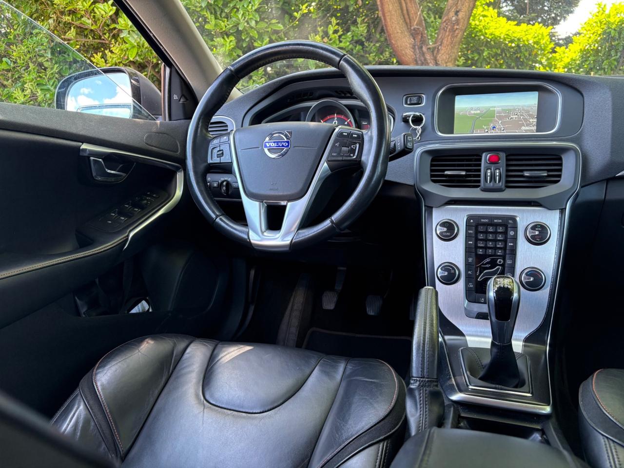 Volvo V40 D4 R-design Momentum Ocean 190cv EU6